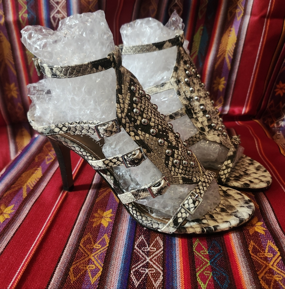 Donald J Pliner 'Tenasp' Snakeskin Ankle Strap Heels Size 8.5 - Picture 2 of 10